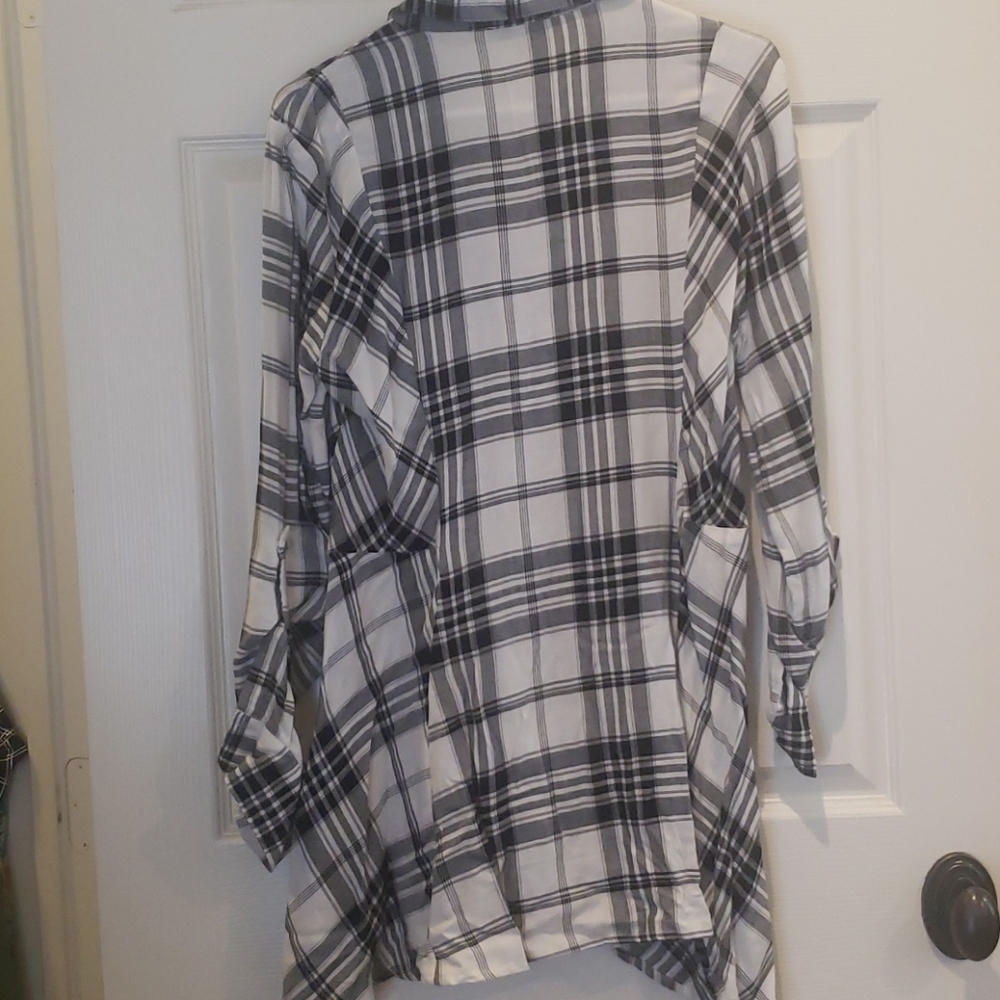 Button up blouse - Picture 6 of 6